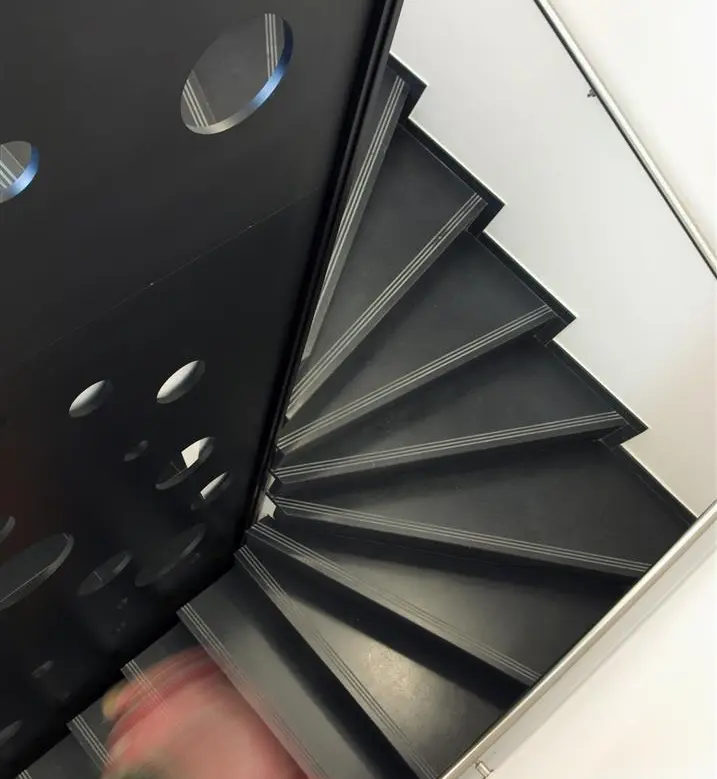 draaitrap met antislipgroeven