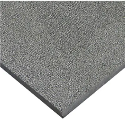 Gehamerd / gebouchardeerd