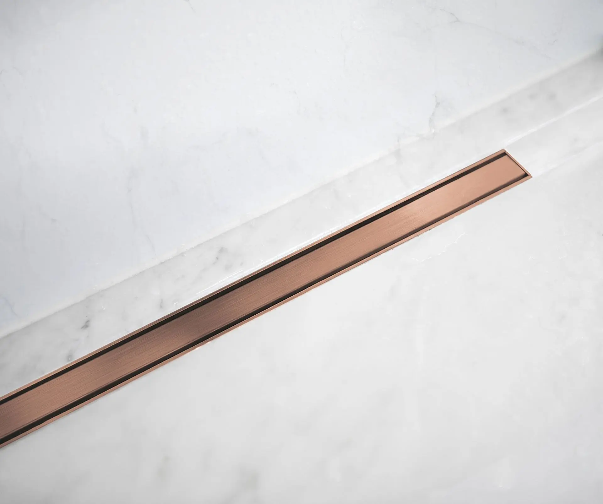 Douchegoot Cayman bronze