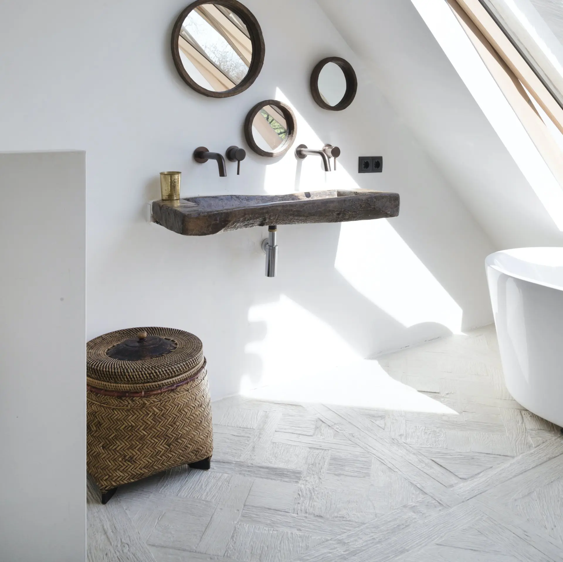 Castle stones Versailles white sand