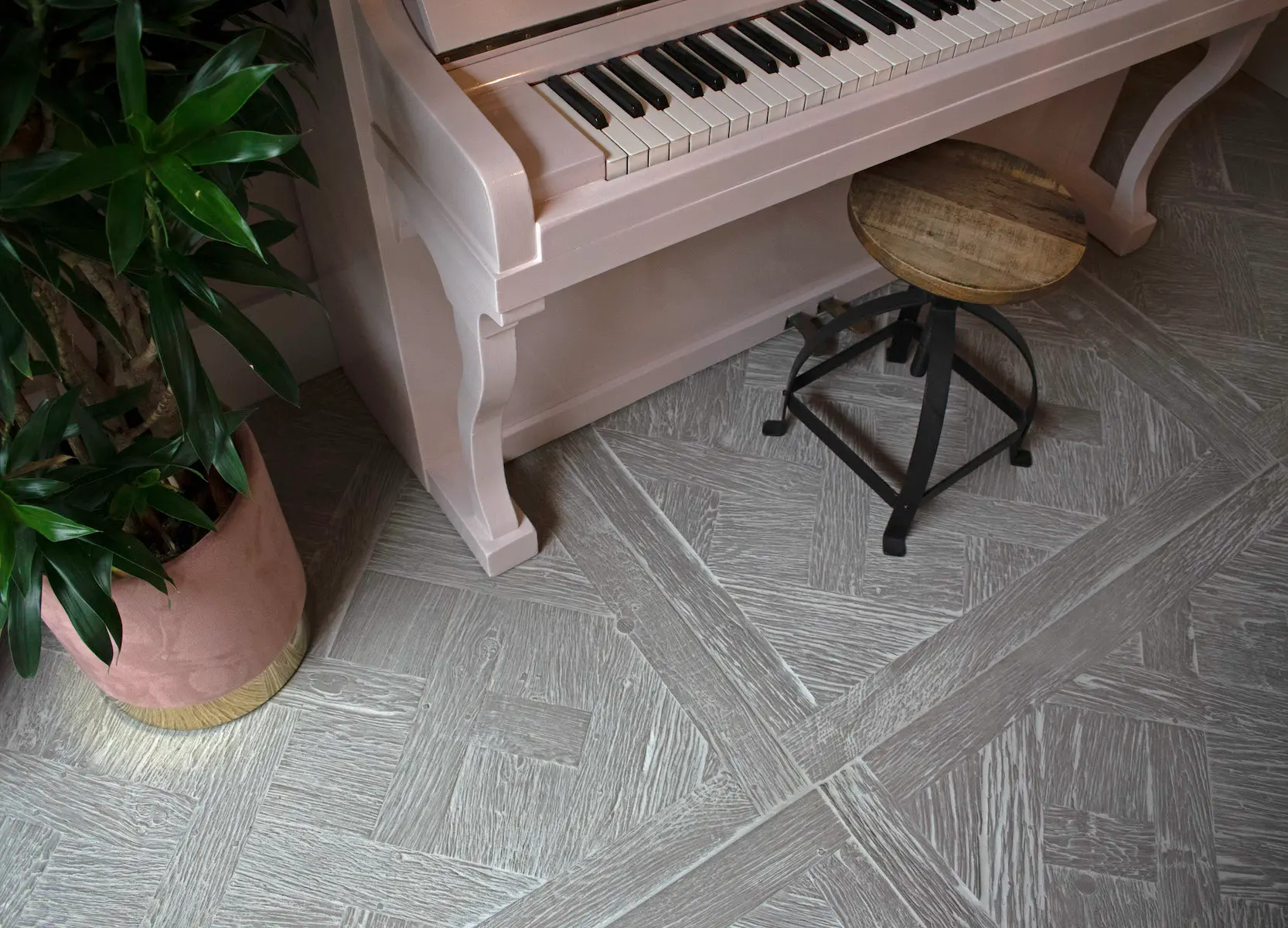 Castle stones Versailles brown grey